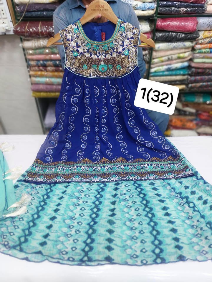 674552380_837917695366822_7594949367724200330_n New Pakistani party wear dresses size 8-10years - Image 3