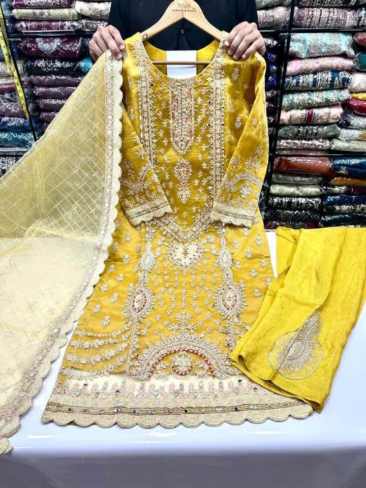 675440238_1266967285598971_3486356435453264329_n New Partywear pakistani 3 pcs dress Ready to wear - Image 2