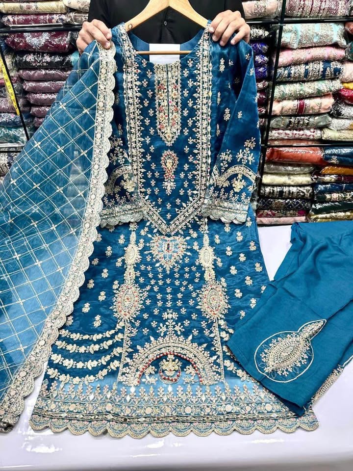 675516998_1525352022339433_2875218083014283807_n New Partywear pakistani 3 pcs dress Ready to wear - Image 3