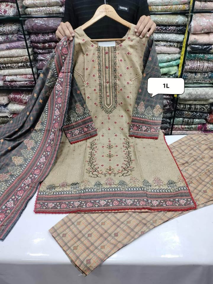 675688876_969316732271346_331990497791632917_n New Pakistani embroiderilawn with shawl dupatta (thick cloth) - Image 6