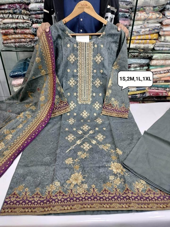 676074048_1483759376476324_3016139462336811821_n New Pakistani embroiderilawn with shawl dupatta (thick cloth) - Image 7