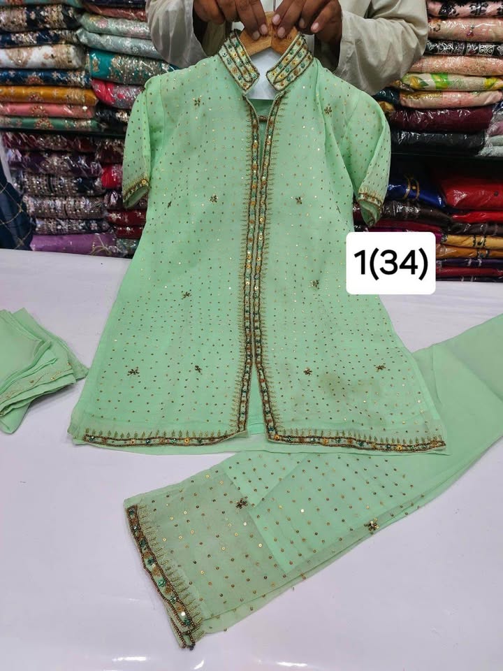 676744902_1623263148793524_8888258911569669541_n New Pakistani party wear dresses size 8-10years - Image 10