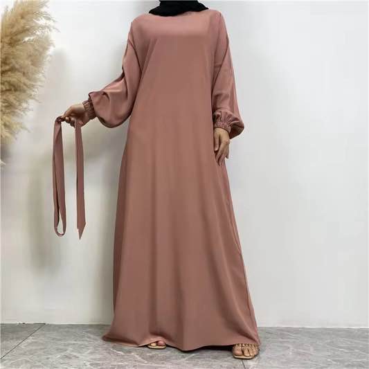 677557707_1591610108583421_1992451379869358615_n Elegant Modest Dress - Perfect for Summer Travel Hajj - Image 4