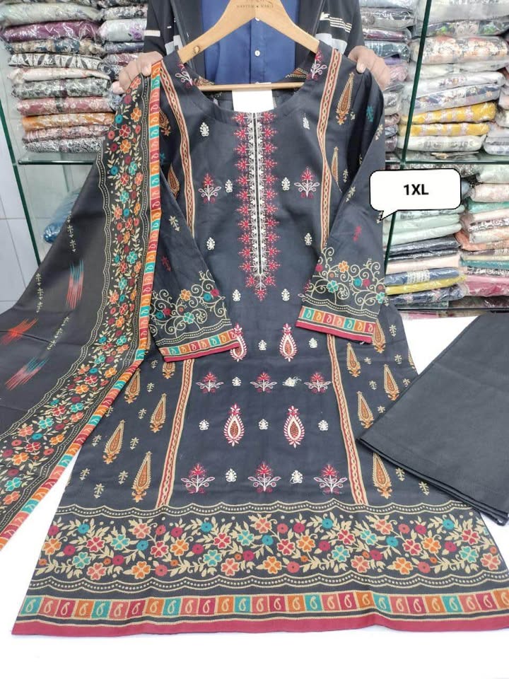 678940451_1569707947454056_3646427703775541727_n New Pakistani dhanak fabric three piece dresses with thick shawl dupatta - Image 6