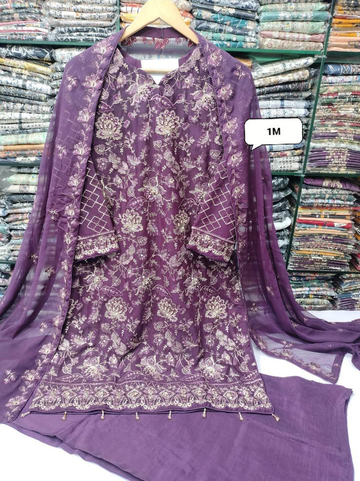 689077737_940827808760279_2985385188126592300_n New Pakistani Ramsha Collection - Image 3