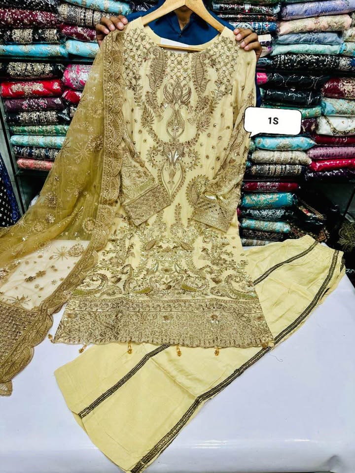 690931886_2397005590796865_2351163043953578057_n New Pakistani Ramsha Collection - Image 6