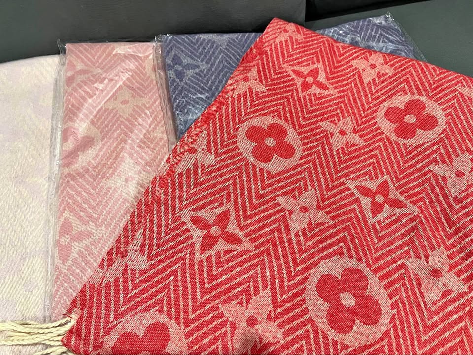 Branded winter shawls Branded winter shawls