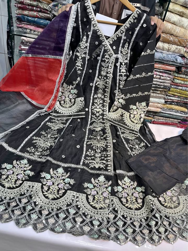 NEW beautiful pakistani dress NEW beautiful pakistani dress